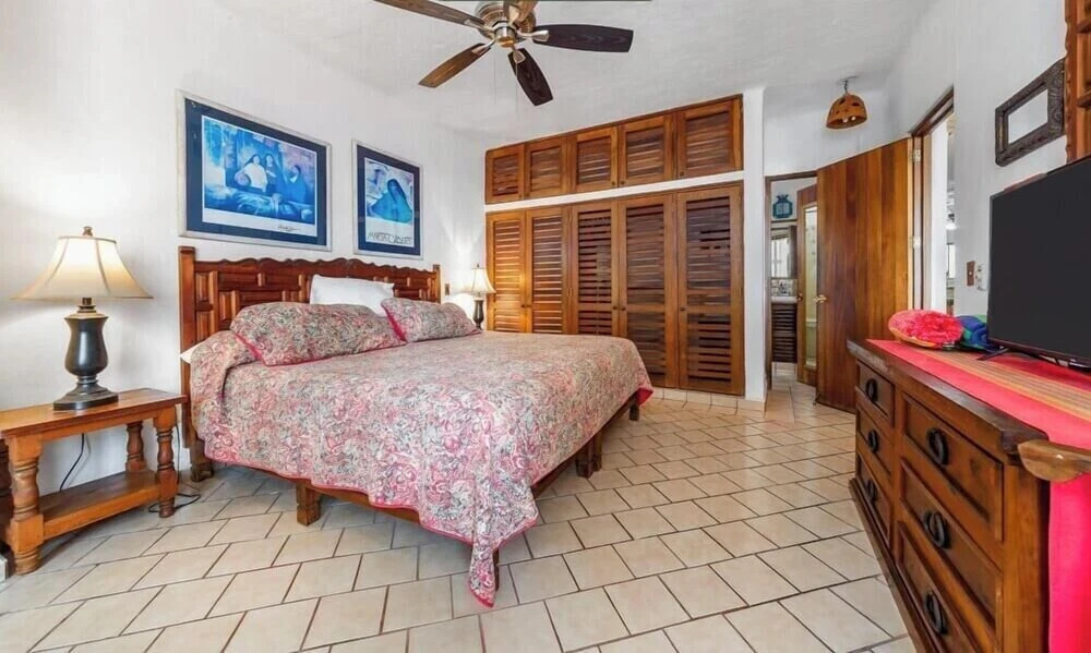 Ocean View 2Br Condo-balcony-beach-pool - 902