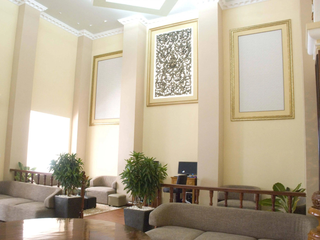 Silver Mounts Hotel