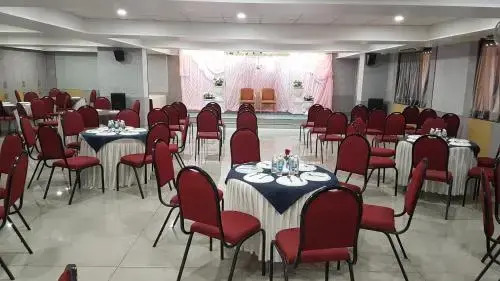 Hotel Opal