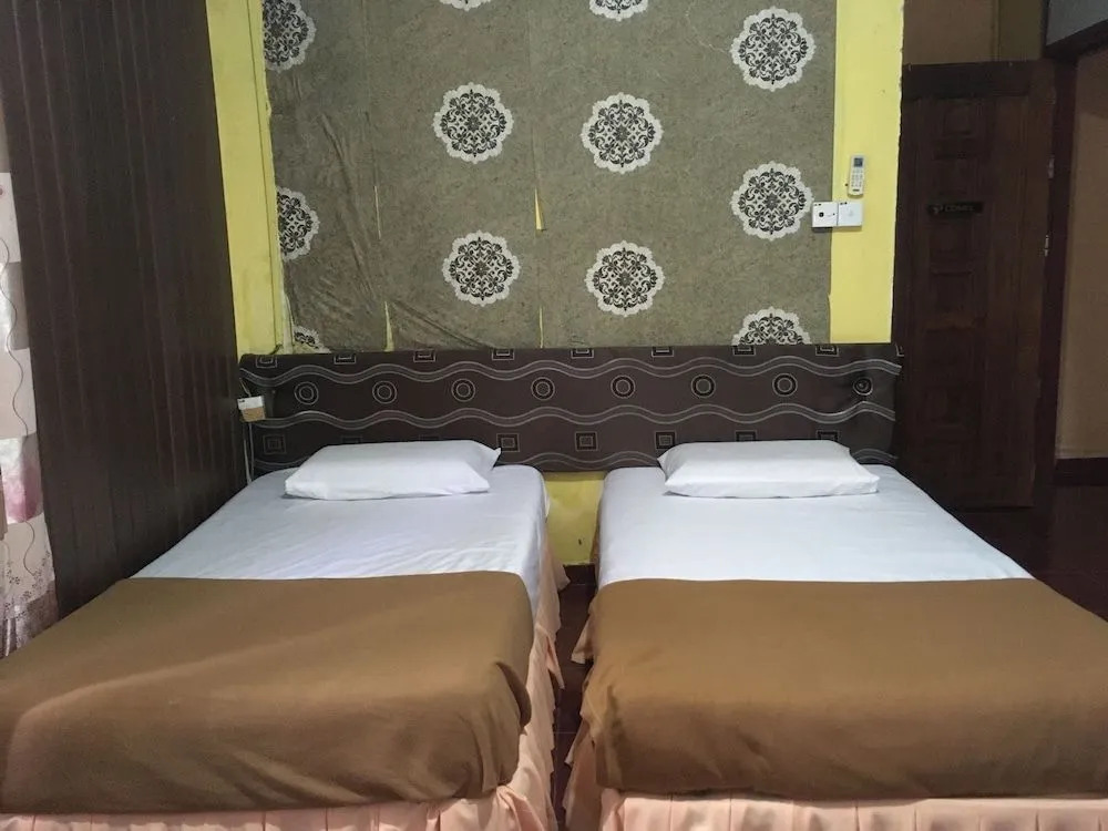 OYO 89653 Anisaa Inn