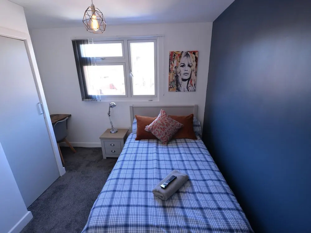 Plush Holiday Home in Coventry Near Coventry University