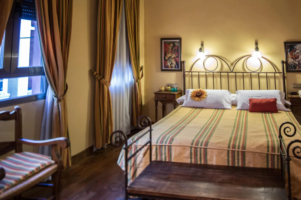 Hostal Paris