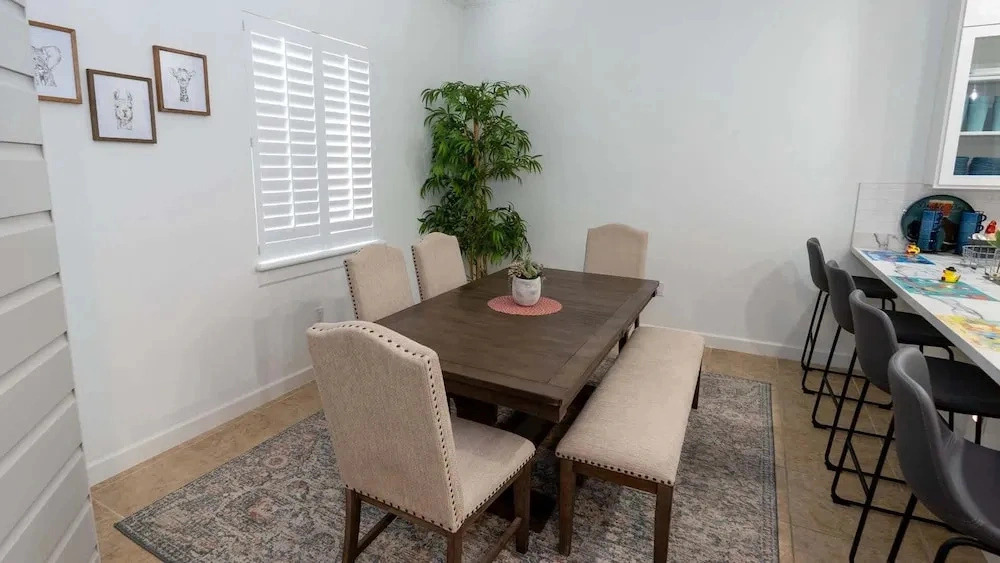New 2br - Pool Patio - Bunk Beds - 1st Floor 2 Bedroom Apts