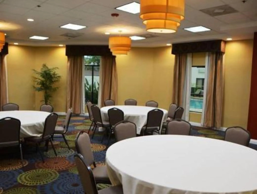 Holiday Inn - Fort Myers - Downtown Area by IHG