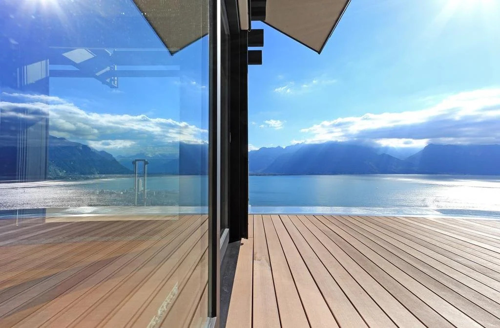 Montreux Deck