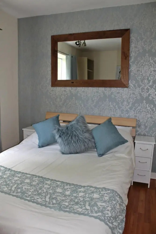 2 Bedrooms - Large Balcony Apartment & Parking