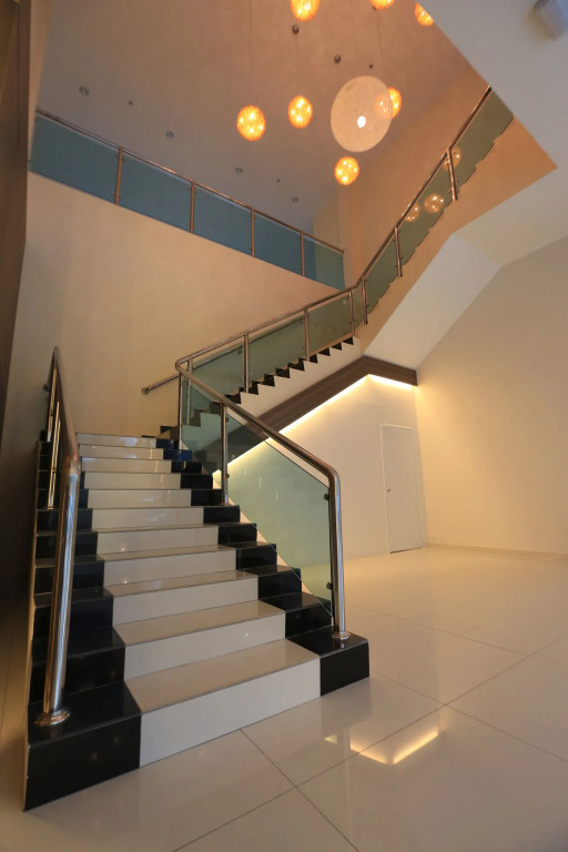 Supreme Hotel
