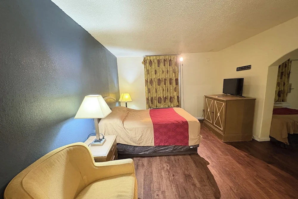Motel 19 By Capital O Baytown I-10