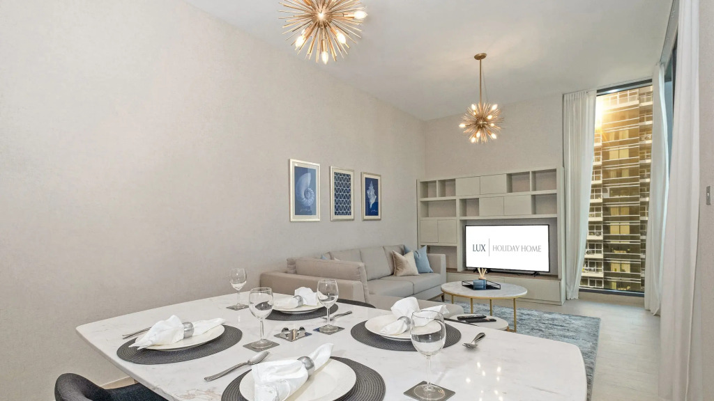 LUX - Contemporary Suite with Full Marina View 5