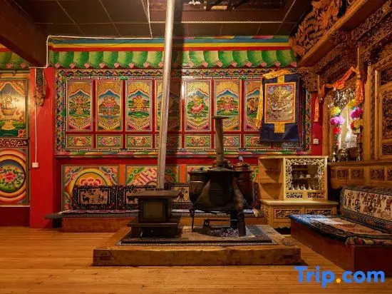 Shangri-La Pond Pine Forest Card Homestay