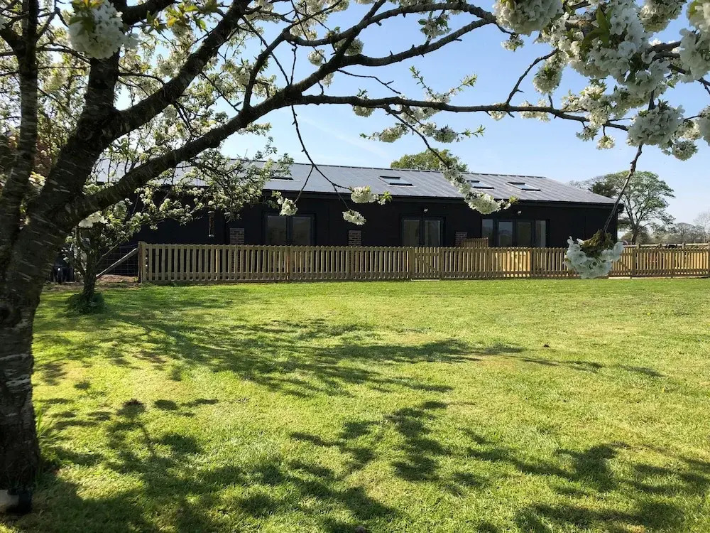 2 Barn Cottages