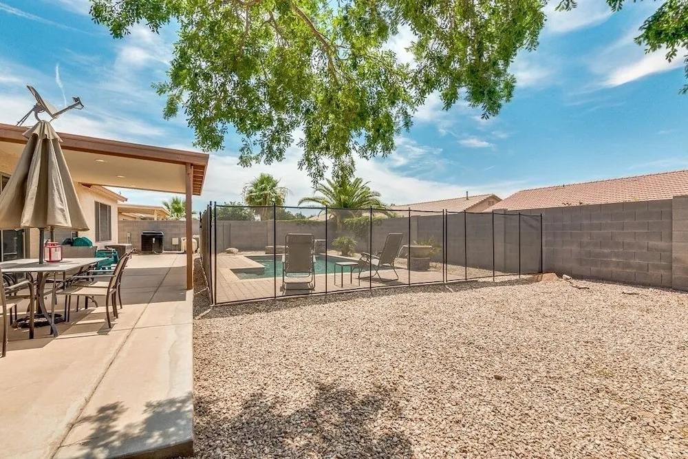 Stratford Place - 4 Br home by RedAwning