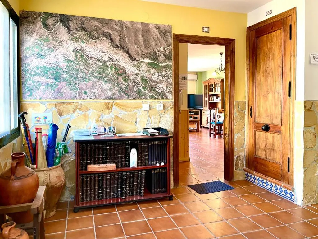 Apartamentos Axarquia 1, terraza privada con vistas a la montaña rio y al mar