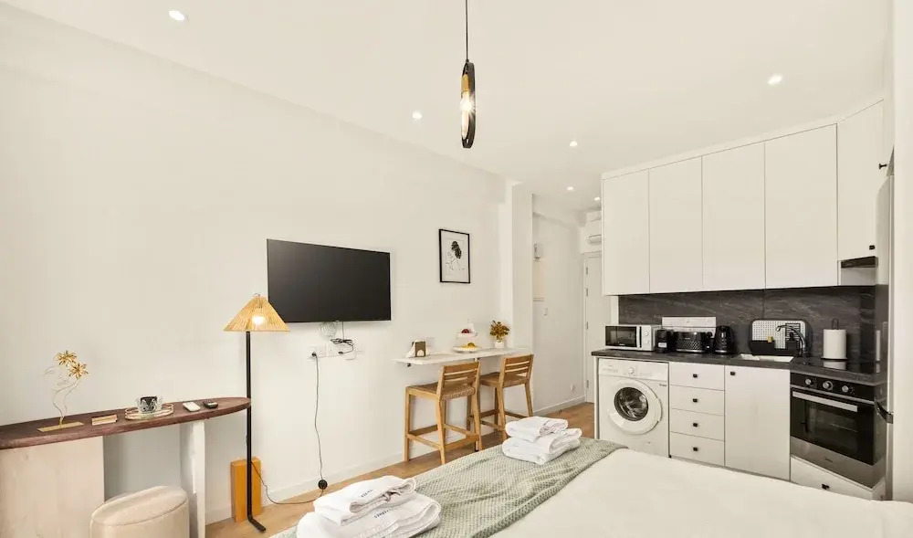 Lazuli Hermes Apartments
