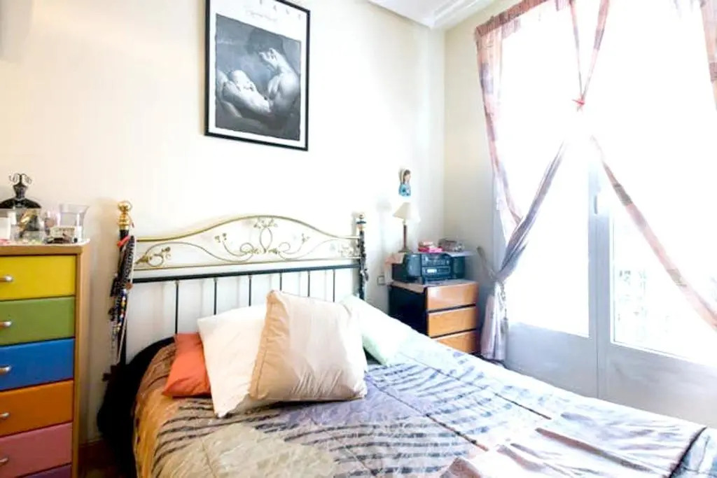 Apartment with 2 bedrooms in Donostia with balcony and WiFi