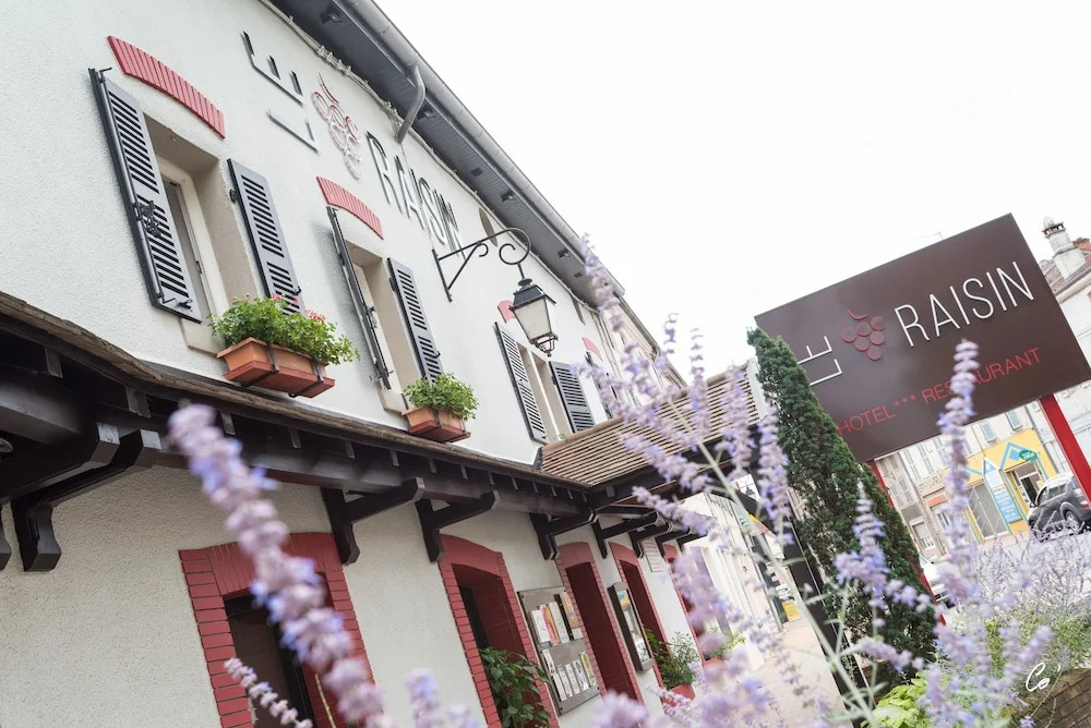LOGIS LES CEPAGES / RESTAURANT LE RAISIN