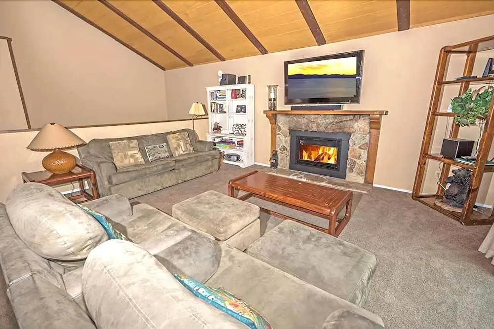 1233 Timber Lane 2 Bedroom Home