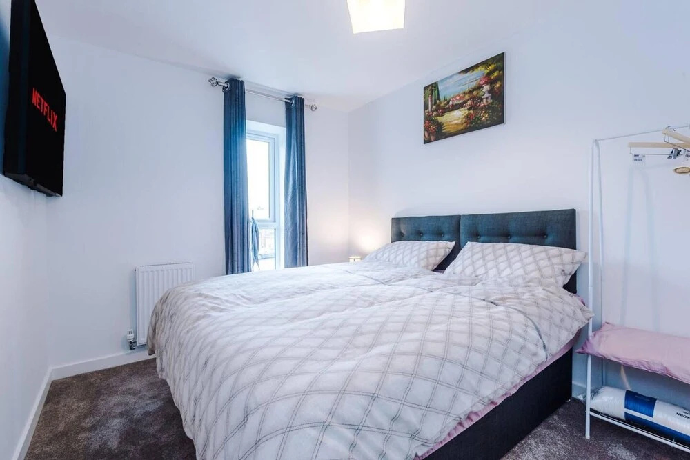 Immaculate 3-bed House in Salford