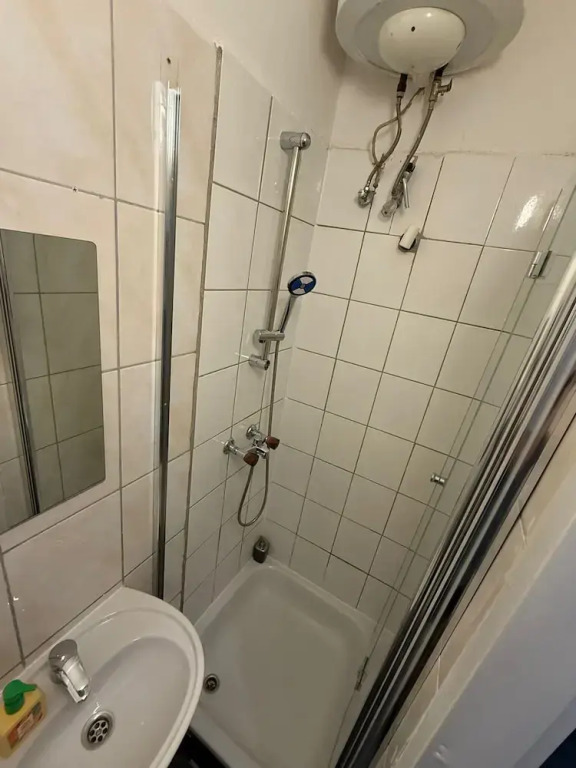 Stylish 1BR Apt  Walk to Schonbrunn