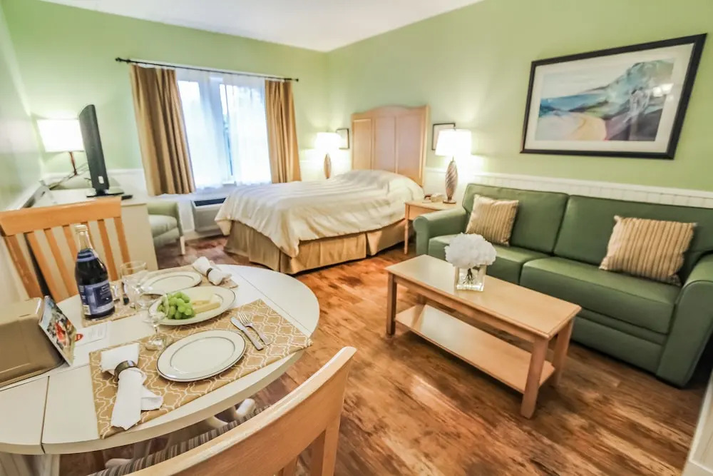 Holly Tree Resort