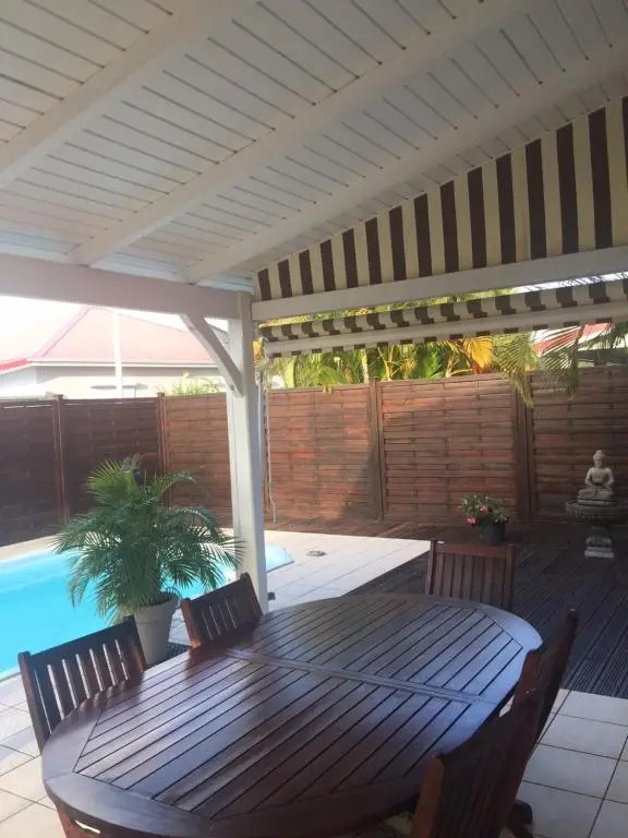Villa de charme avec piscine residence securisee
