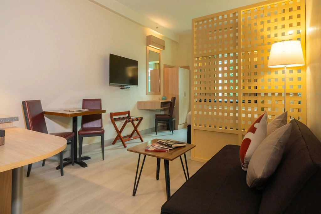 Microtel by Wyndham UP Technohub