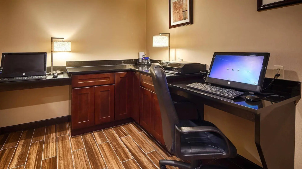 Wingate by Wyndham Harrisburg Near Hershey