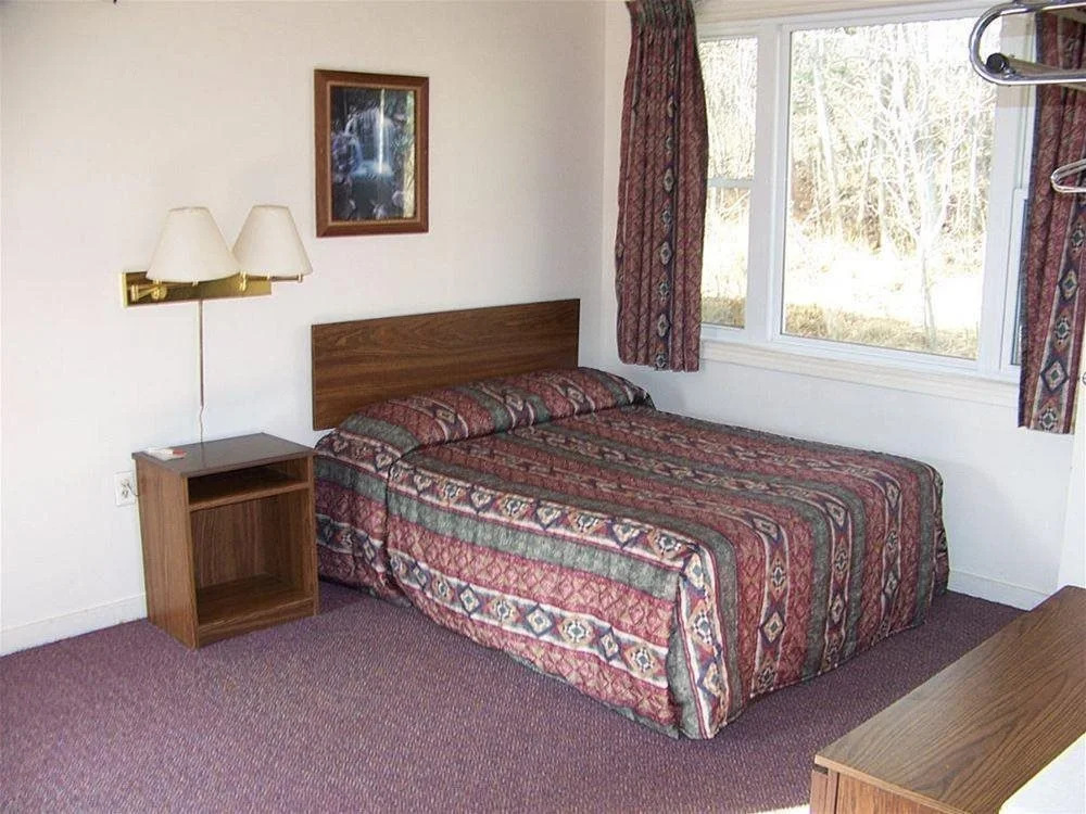 Dolan's Motel