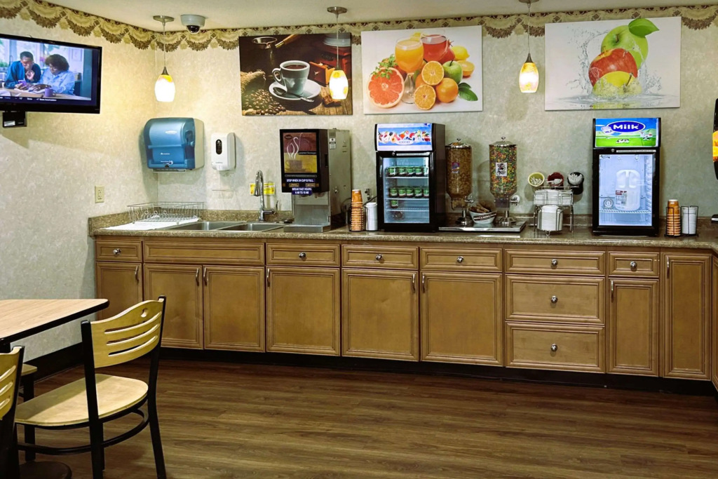Econo Lodge Grand Forks near University