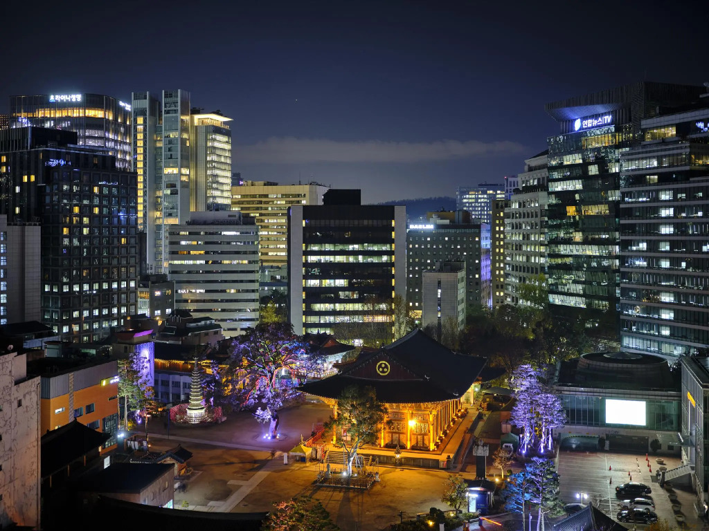 Nine Tree by Parnas Seoul Insadong