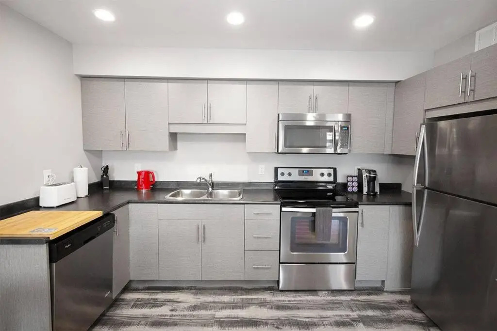 Modern and Comfortable Townhouse in South Winnipeg