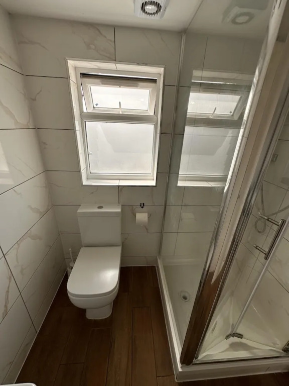 6-bed 3-bath Home - Sleeps 14 & Free Parking