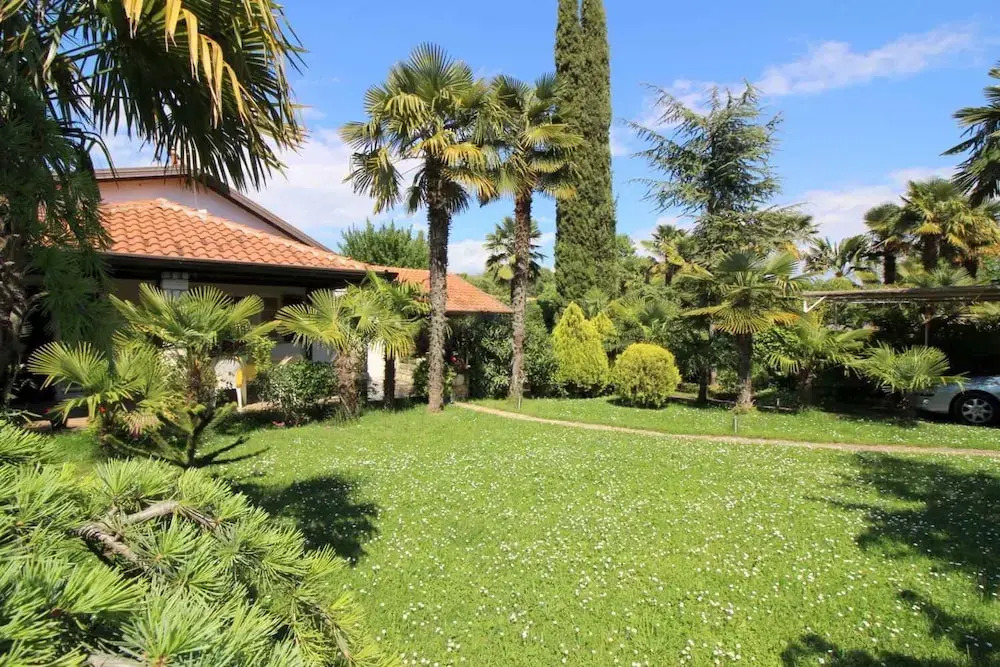 Bungalow mit Schönem Garten und Klimaanlage