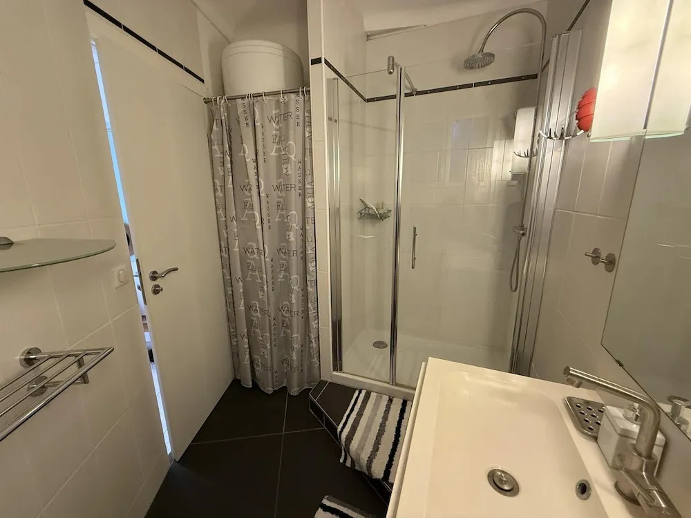 2 BR Apartment in the Center of Cannes - 2305