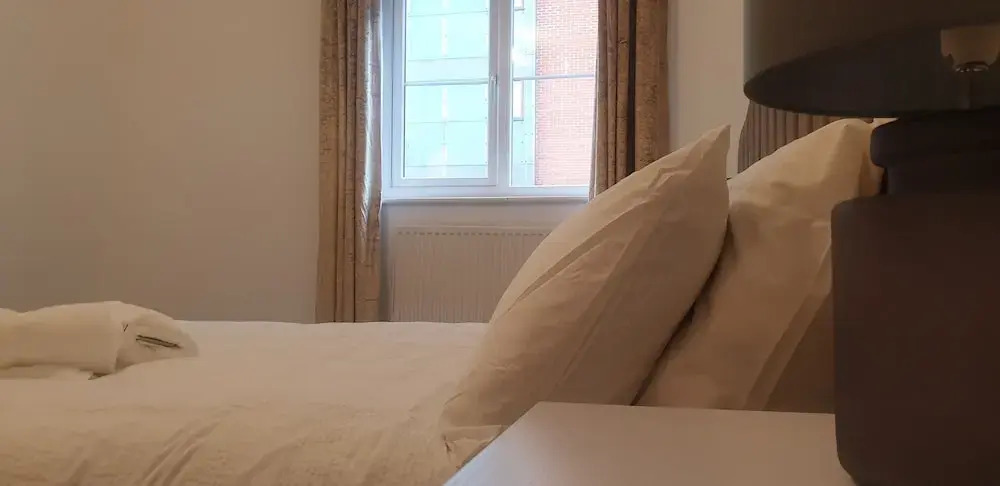 Piccadilly wharf suite