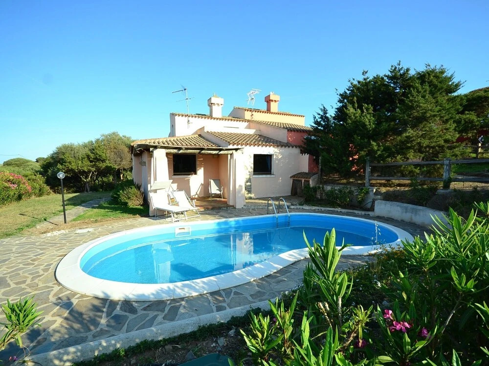 Traditional villa in Stintino with private garden and pool