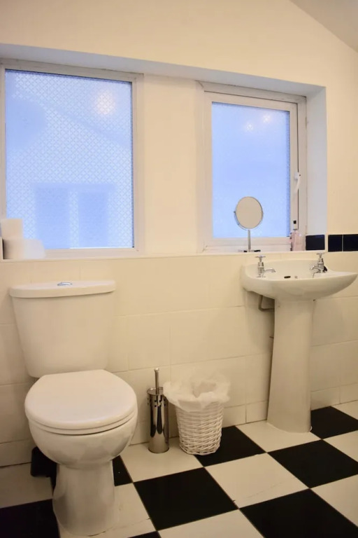 Beautiful 3 Bedroom Terraced House With Garden