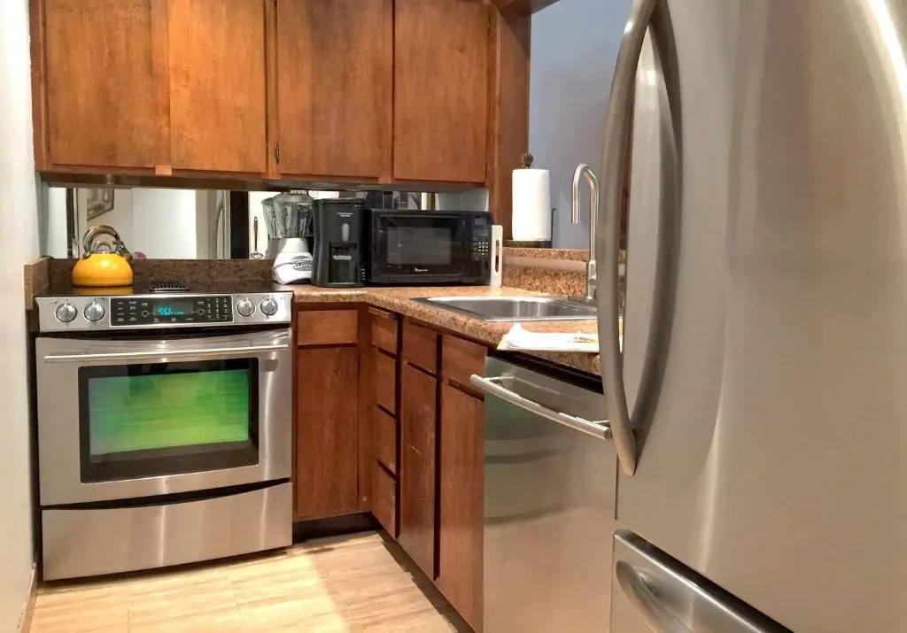Snowater Condo #31 - 2 Story Condo with WiFi- Sleeps 4 - Beautifully decorated!