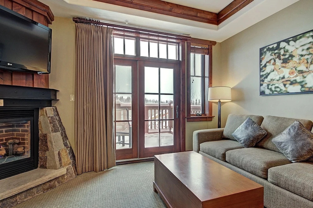 Luxury  At Base Of Peak 8 + Epic Discovery Activities 1 Bedroom Condo by RedAwning