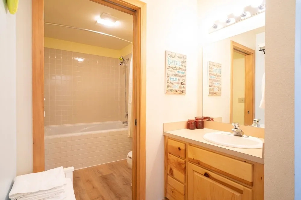 Tolovana 3 2 Br condo by RedAwning