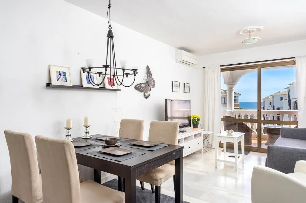 Charming Apartment Near Beach and Golf Ref 115