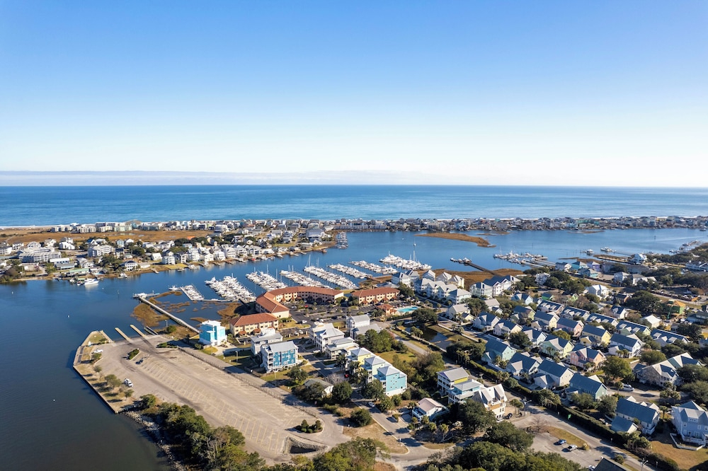 Carolina Beach Luxury Retreat: Intracoastal Views