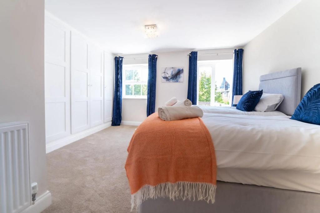 King Street Residence - 2 Bedrooms - Parking - Town Centre ⭐ ⭐⭐⭐⭐