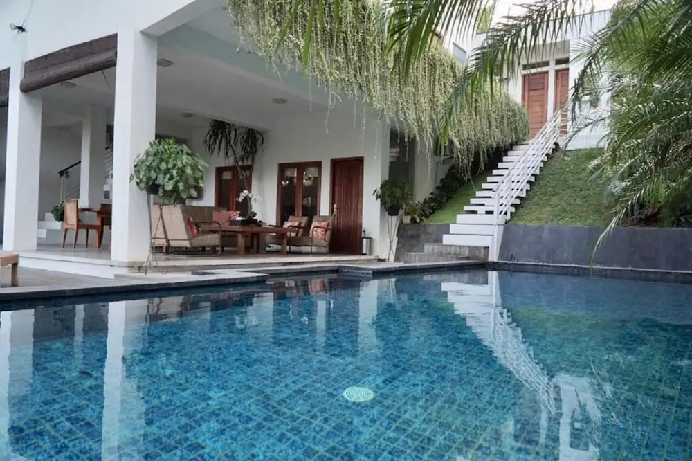 Villa Brata by WizZeLa