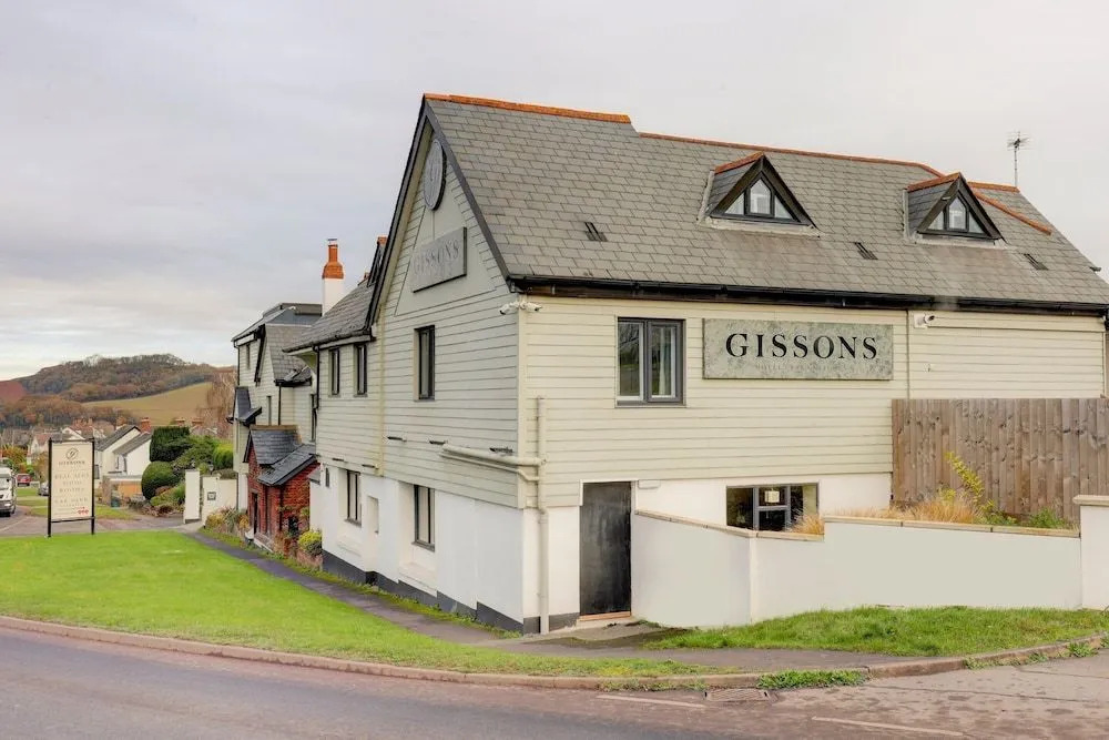 The Gissons Hotel - Exeter Airport & M5