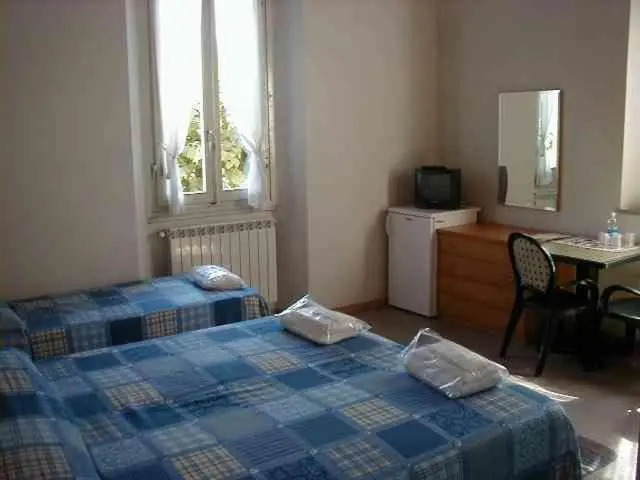 Scuole Bed and Car