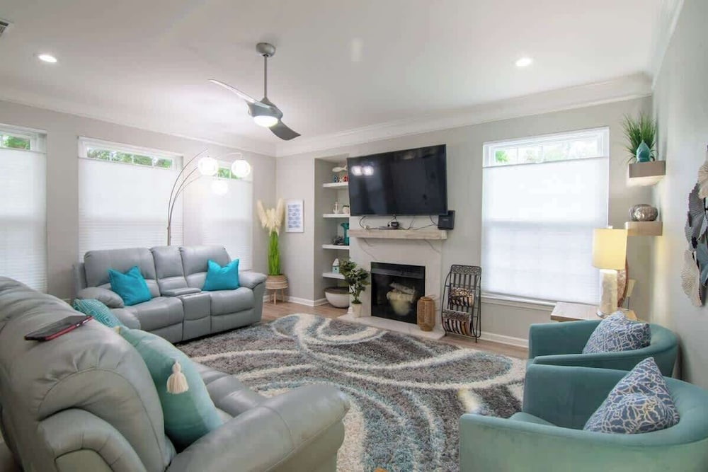 Legacy Villa 2602 - 3 bedroom 2 bath with garage in beachside neighborhood