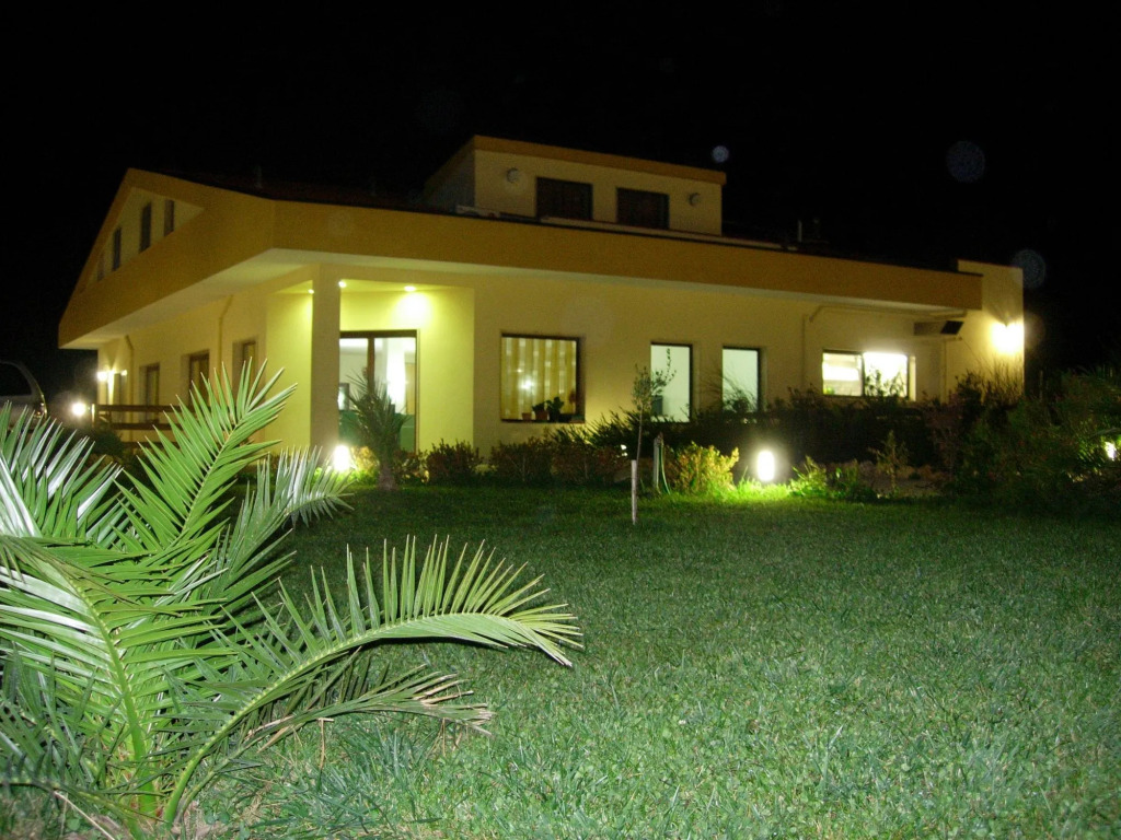 Villaristories