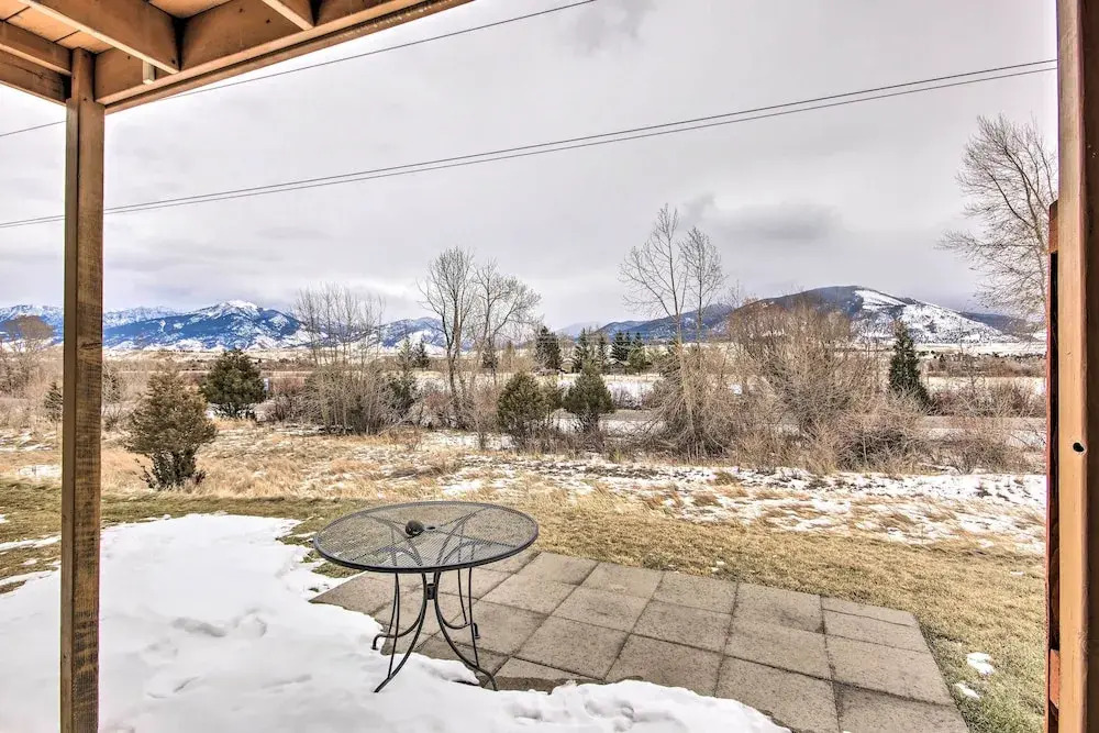 Inviting Townhome: 30 Mi to Yellowstone NP