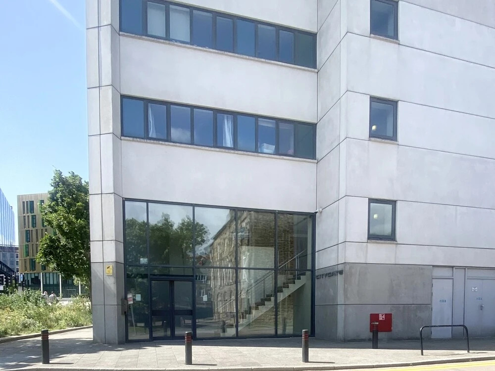 Captivating 1bed Citycentre Apartment With Parking